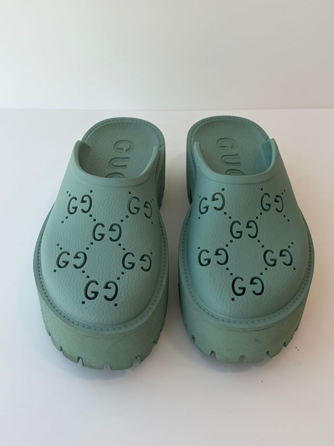Gucci GG Logo Mules TAM 36BR