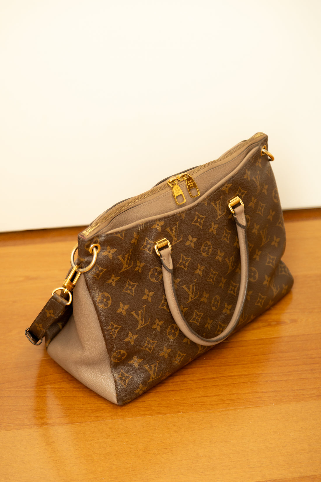 Louis Vuitton Monogram Pallas MM