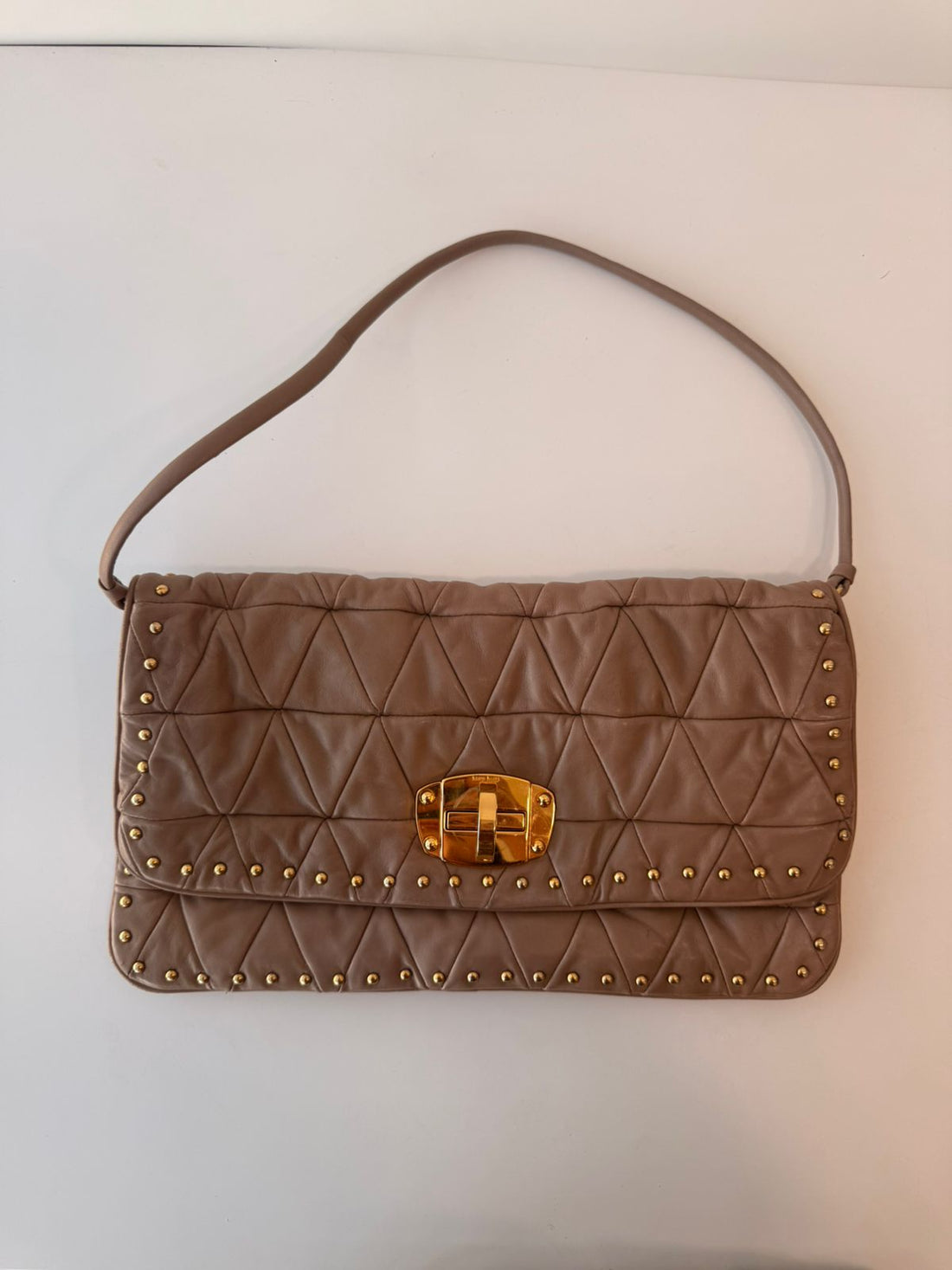 Bolsa Miu Miu Studded Matelasse Nappa Taupe