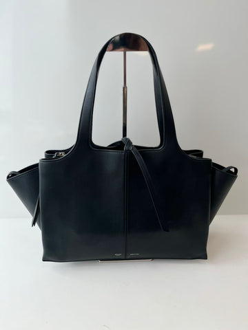 Celine Tri-Fold Média